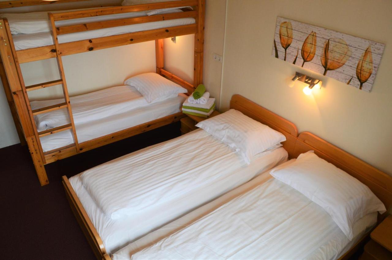 Berunes Hi Hostel Екстериор снимка